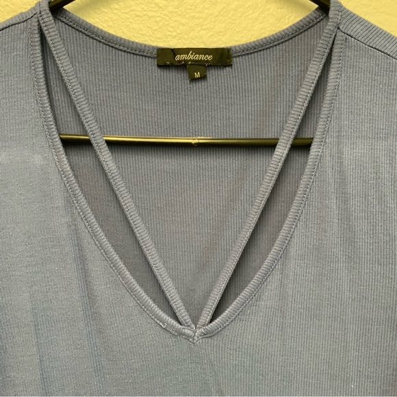 V Neck Shirt - Picture 2 of 2